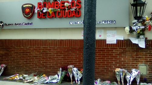 HOMENAJE A LOS BOMBEROS 